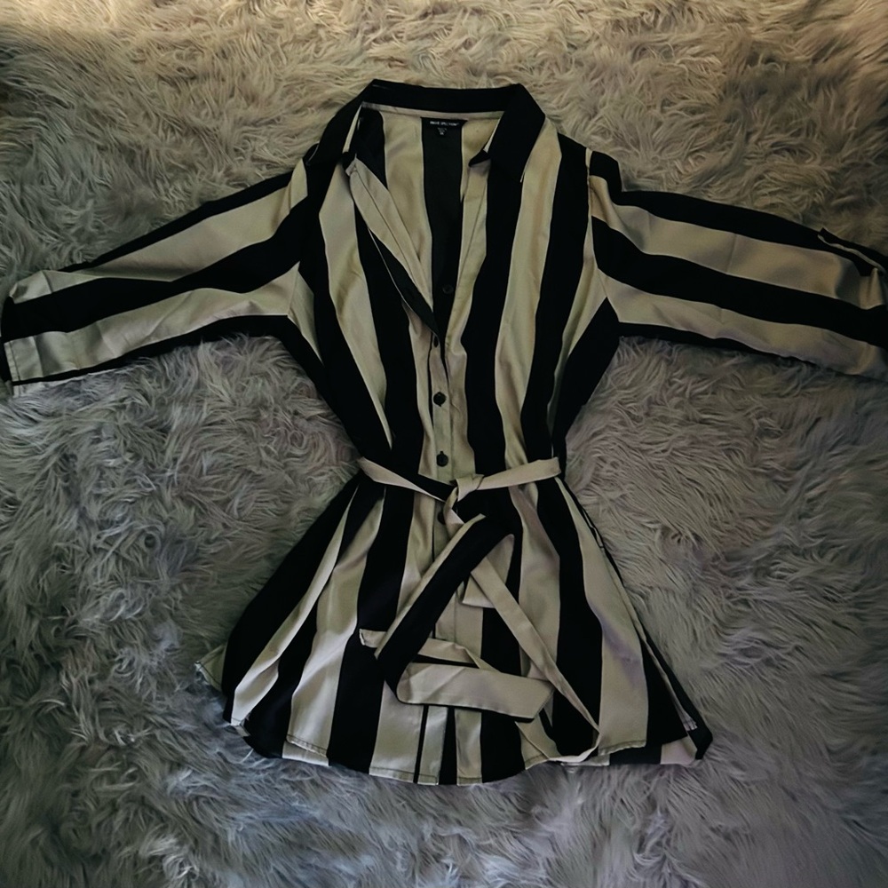 Unique Spectrum Black & Creme Tie Waist Blouse